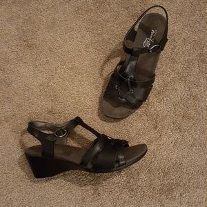 Strictly comfort black sandals